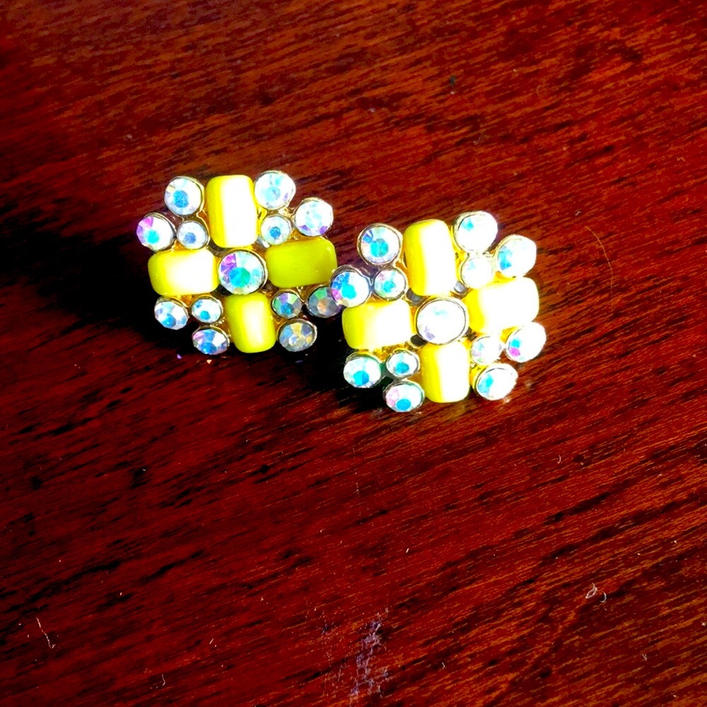 Beautiful C Wonder Post Earrings